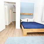 Lägenhet &