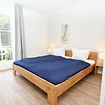 & Lägenhet